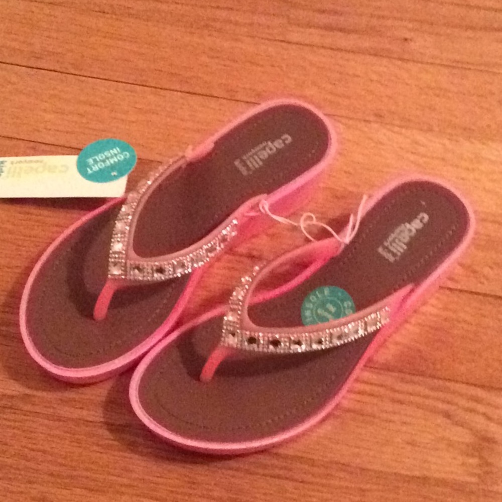 Capelli of N.Y. Flip flops-RUNS SMALL